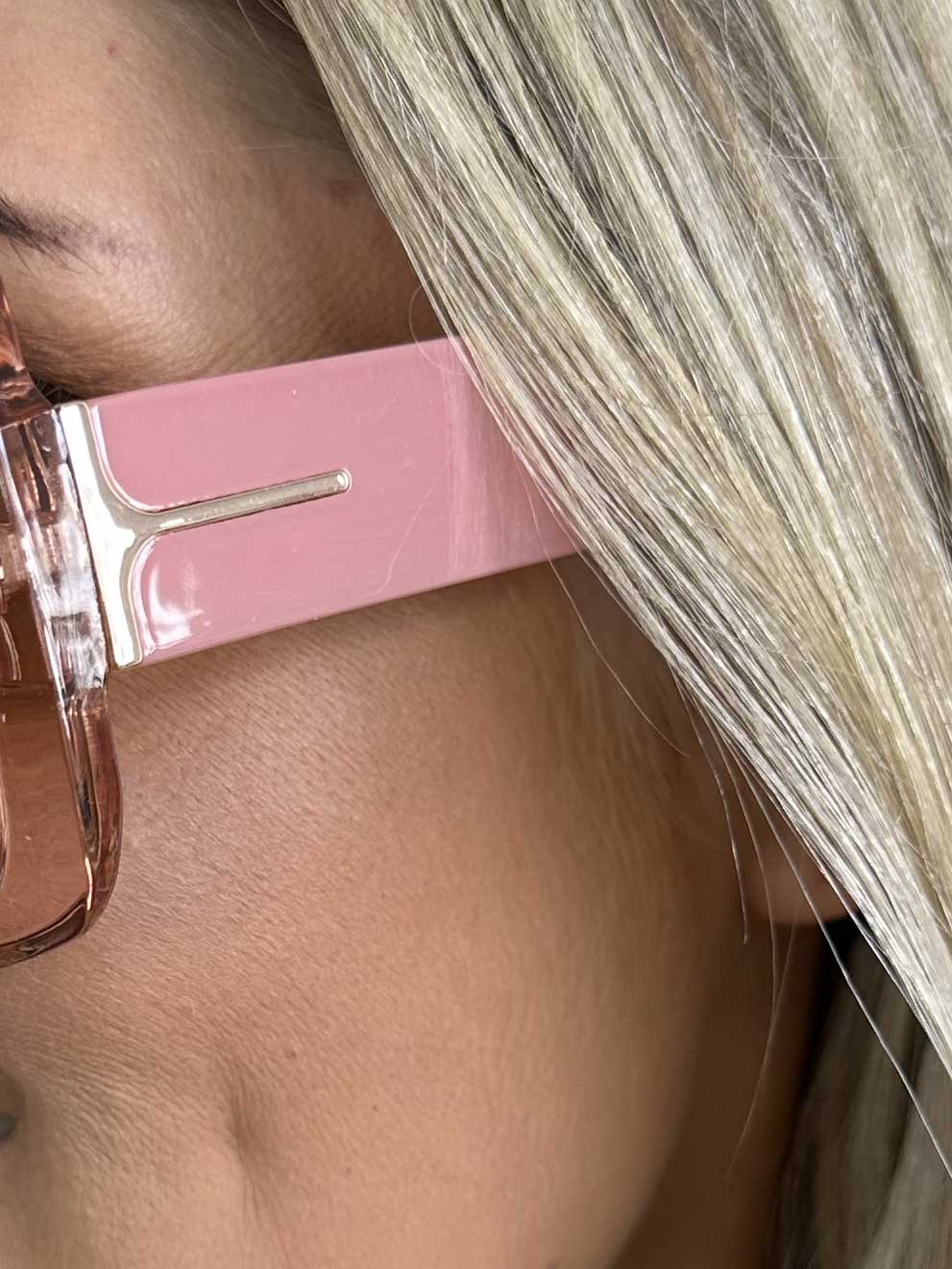 Dasa - Firkantet solbriller med gulddetalje på stellet